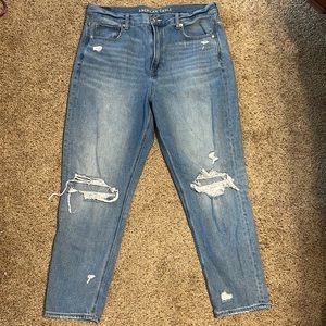 American Eagle mom jean